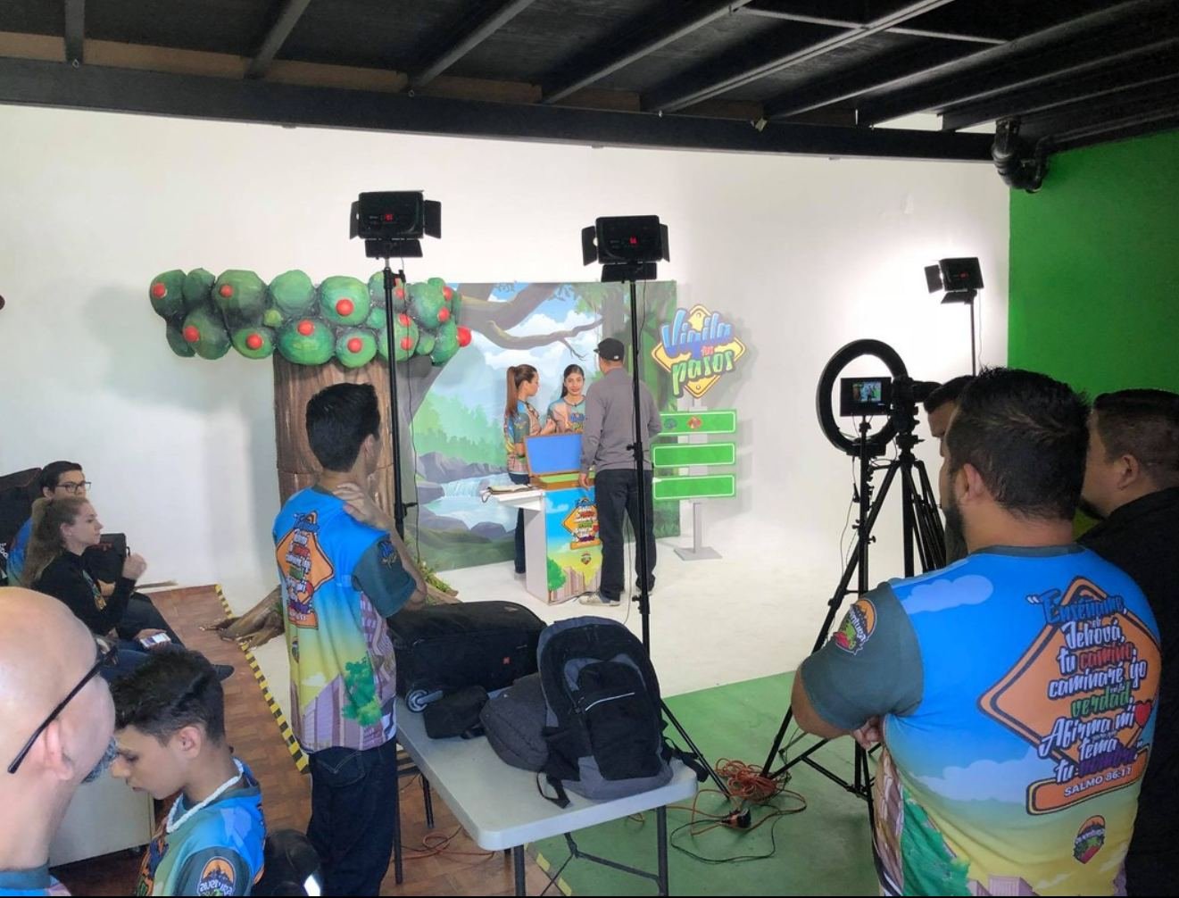 Producción de video con escenografía en El Estudio, Monterrey